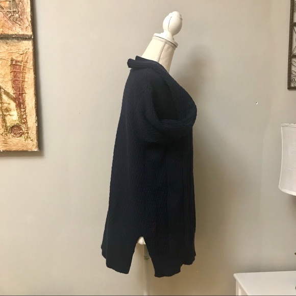 GAP Navy Cable Knit Sweater - Picture 4 of 6